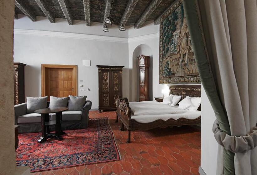 דירת חדר, Zamek Karpniki Schloss Fischbach