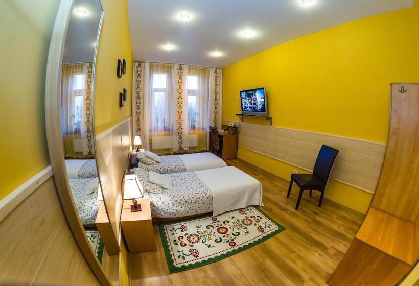 Номер Стандарт, Kamienica