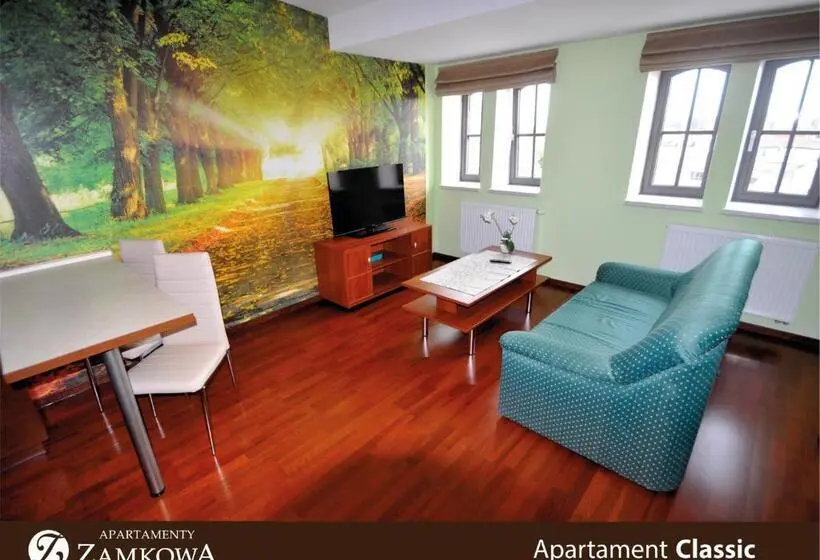 スタンダードスタジオ, Apartamenty Zamkowa