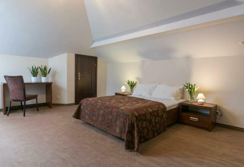 غرفة قياسية فردية, Leszczynowy Dworek