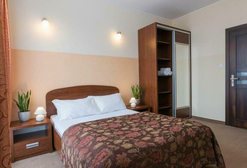 غرفة قياسية, Leszczynowy Dworek