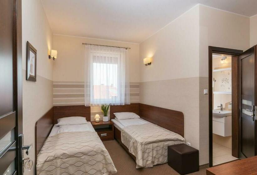 غرفة قياسية, Leszczynowy Dworek