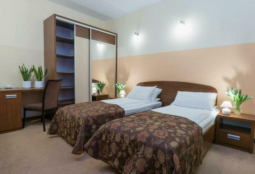 غرفة قياسية, Leszczynowy Dworek