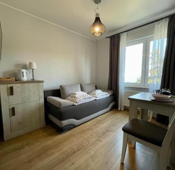 اتاق عادی, Oå›rodek Promenada Faleza