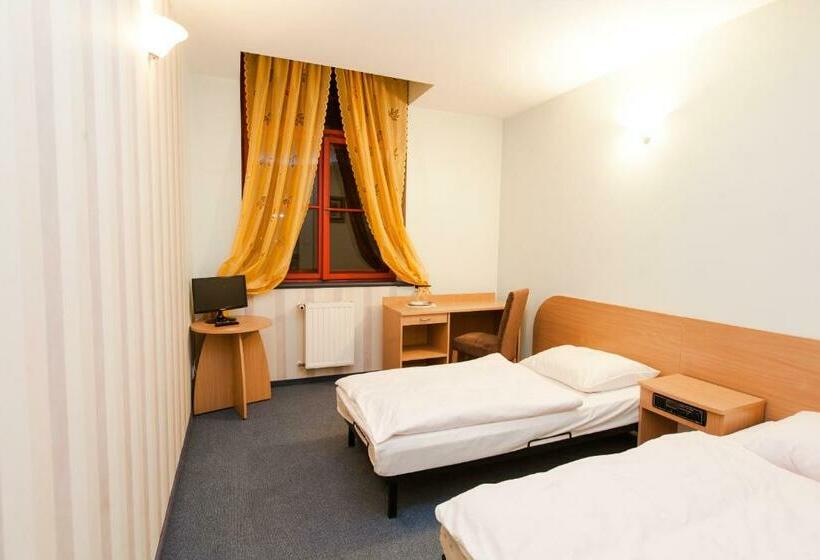 Номер Стандарт Индивидуальный, Pałac Nad Jeziorem