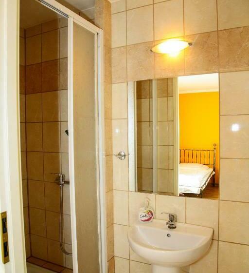 חדר סטנדרט לשלושה, Restauracja I Noclegi Pod Sikorką