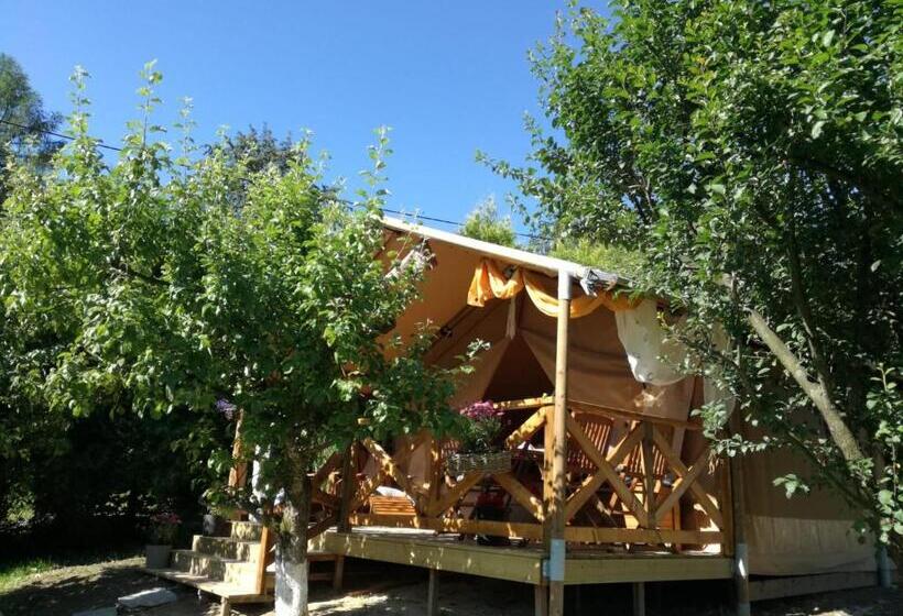 چادر با خدمات رفاهی استاندارد, Willa Panorama Spa