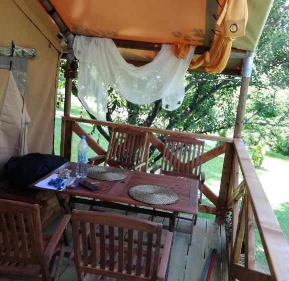 چادر با خدمات رفاهی استاندارد, Willa Panorama Spa