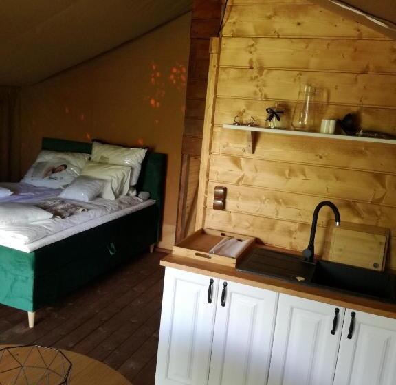 چادر با خدمات رفاهی استاندارد, Willa Panorama Spa