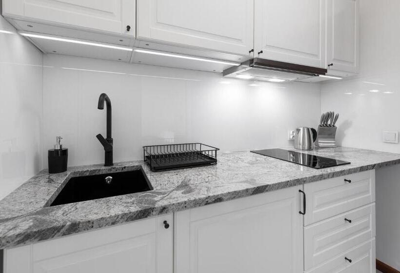 آپارتمان 1 خوابه با بالکن, Willa Regle