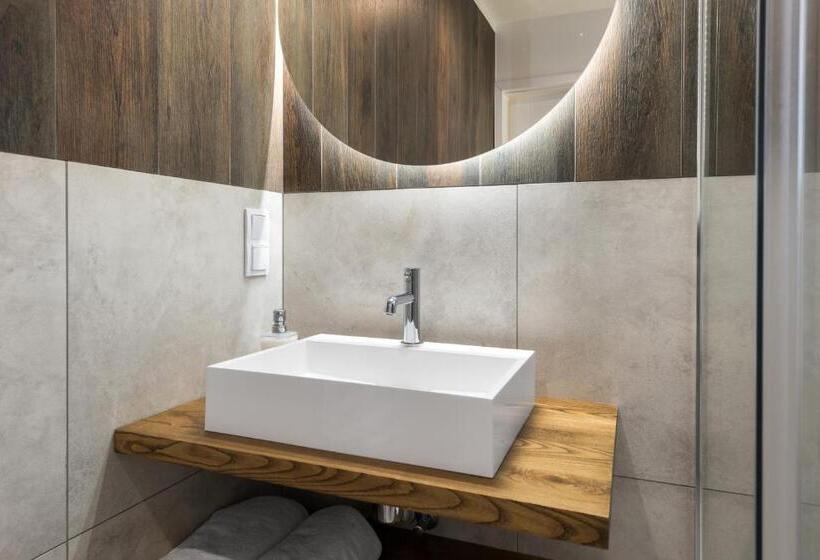 آپارتمان 1 خوابه با بالکن, Willa Regle