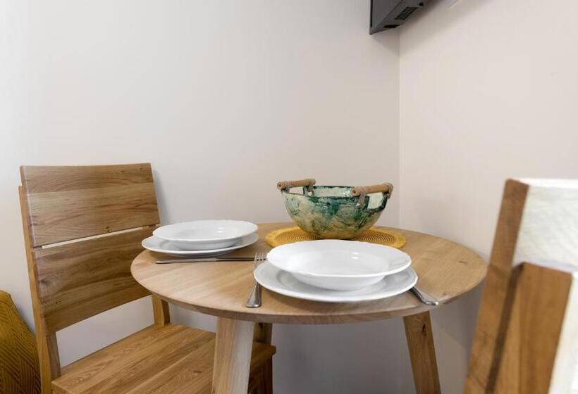 آپارتمان 1 خوابه با بالکن, Willa Regle