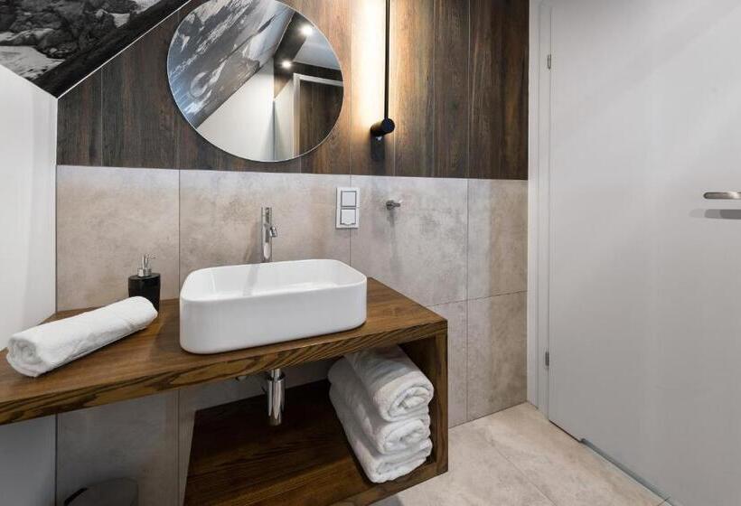 آپارتمان 2 خوابه, Willa Regle