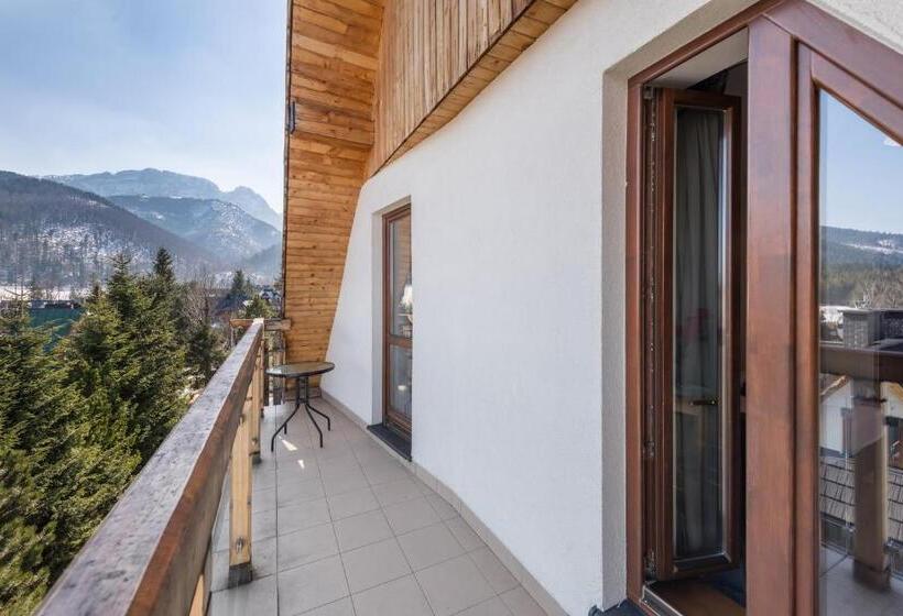 اتاق اکونومی, Willa Regle