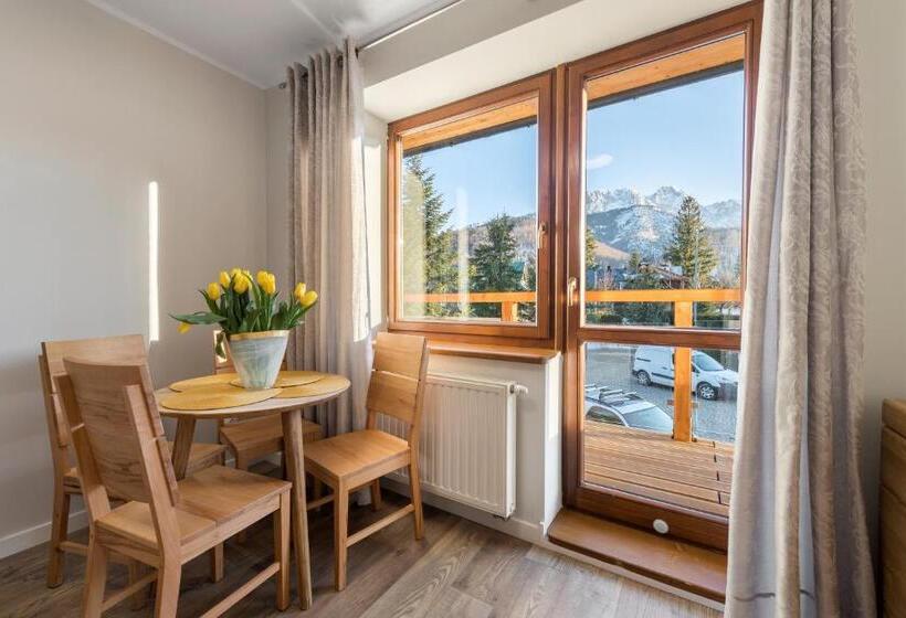 آپارتمان 1 خوابه با تراس, Willa Regle