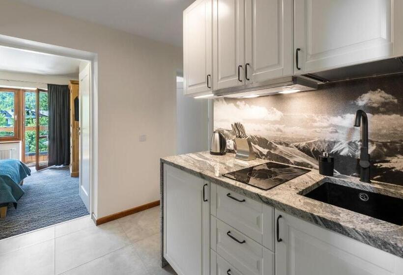 آپارتمان 2 خوابه, Willa Regle