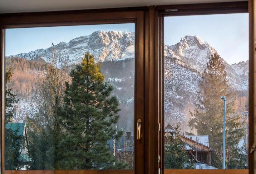 آپارتمان 1 خوابه با تراس, Willa Regle