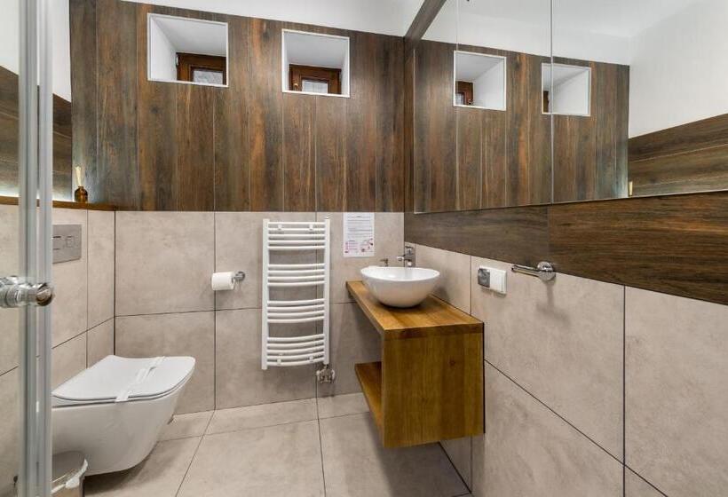 آپارتمان 1 خوابه با تراس, Willa Regle