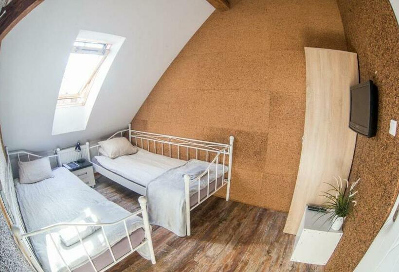 اتاق استاندارد با سرویس بهداشتی مشترک, Fitness Hostel   Restauracja, Darmowy Parking I Siłownia