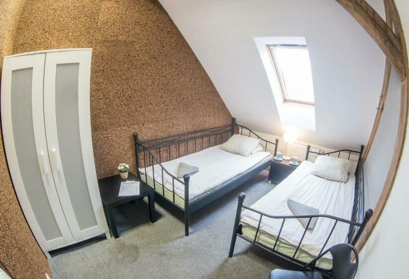 Номер Стандарт Совместная Ванная, Fitness Hostel   Restauracja, Darmowy Parking I Siłownia