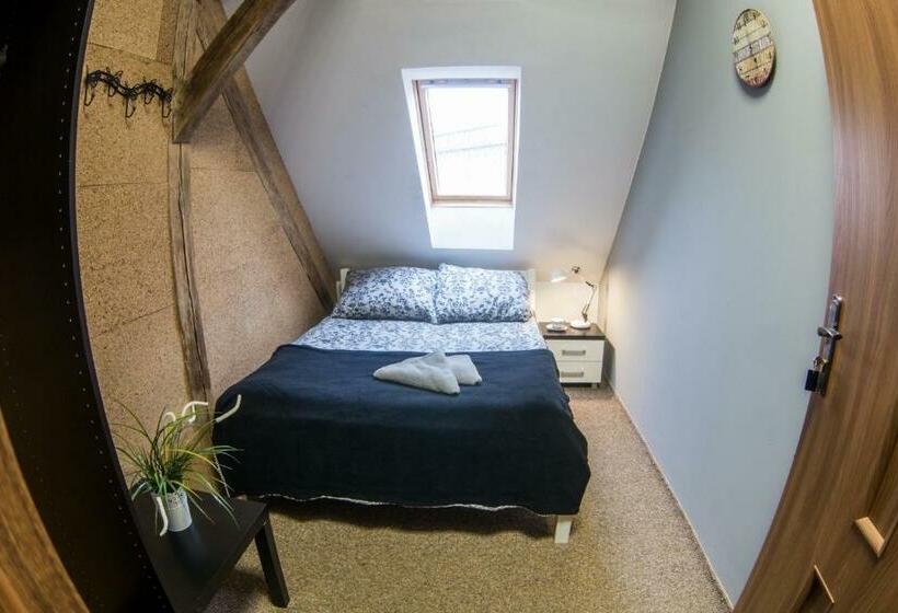 اتاق استاندارد با سرویس بهداشتی مشترک, Fitness Hostel   Restauracja, Darmowy Parking I Siłownia