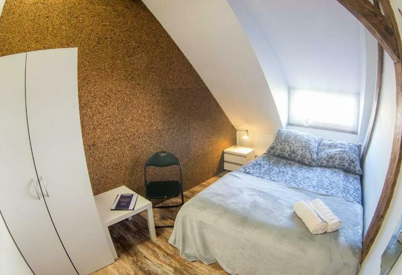 اتاق استاندارد با سرویس بهداشتی مشترک, Fitness Hostel   Restauracja, Darmowy Parking I Siłownia