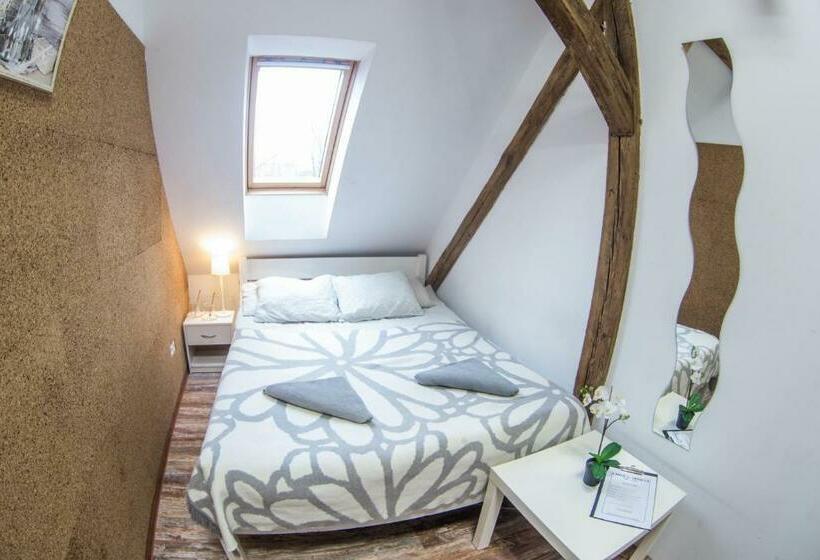 اتاق استاندارد با سرویس بهداشتی مشترک, Fitness Hostel   Restauracja, Darmowy Parking I Siłownia