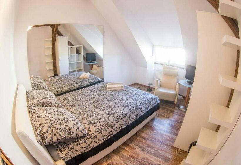 اتاق استاندارد با سرویس بهداشتی مشترک, Fitness Hostel   Restauracja, Darmowy Parking I Siłownia