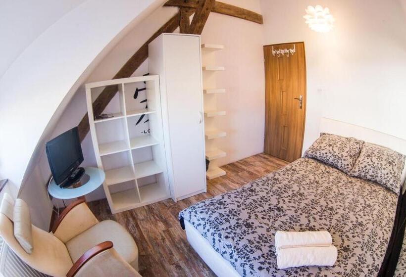 اتاق استاندارد با سرویس بهداشتی مشترک, Fitness Hostel   Restauracja, Darmowy Parking I Siłownia