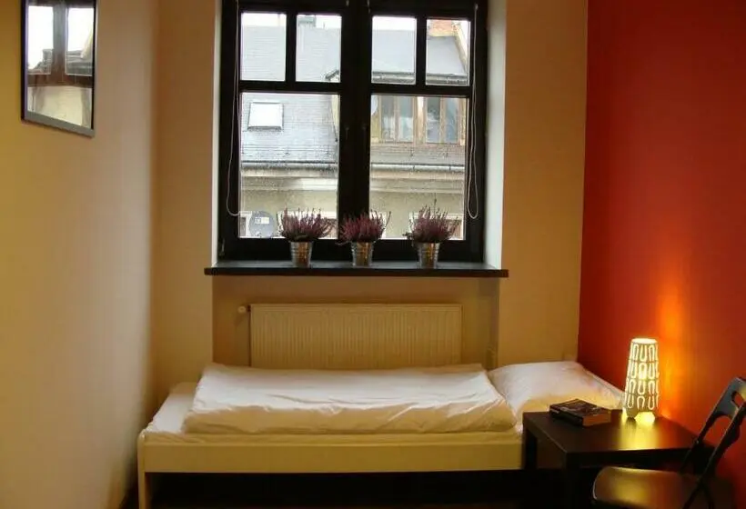 Standard Yhden Hengen Huone Jaettu Kylpyhuone, Hello Hostel & Apartments