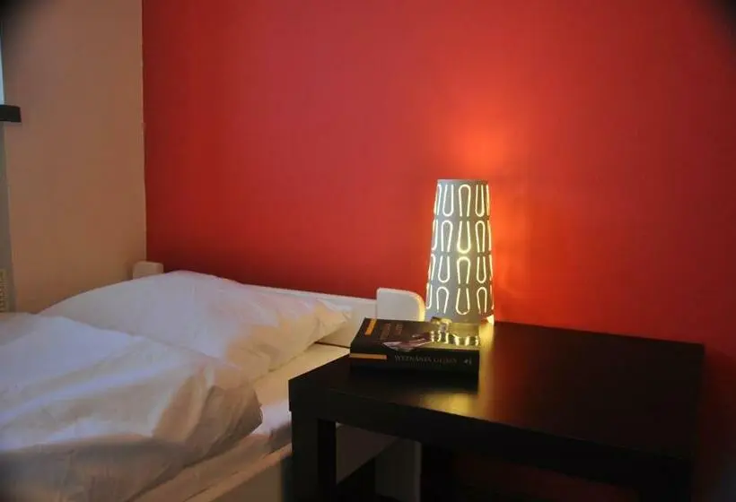 Standard Yhden Hengen Huone Jaettu Kylpyhuone, Hello Hostel & Apartments