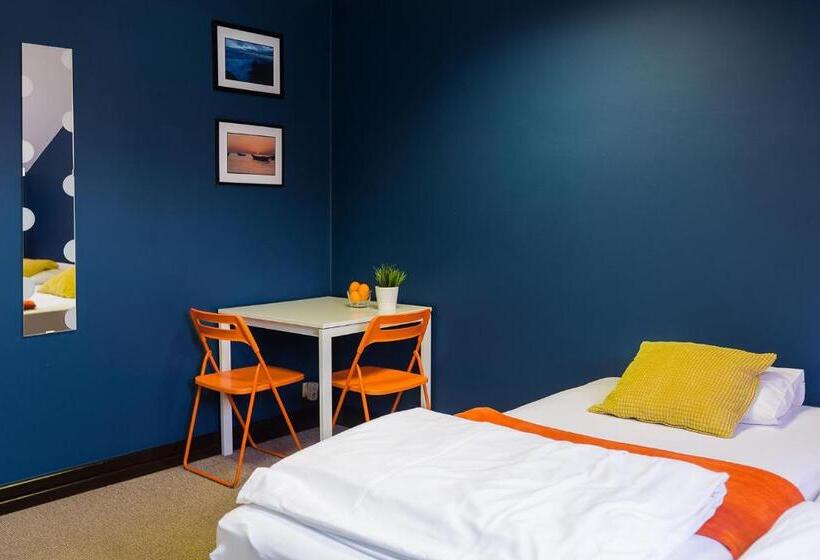 اتاق استاندارد با سرویس بهداشتی مشترک, Hello Hostel & Apartments