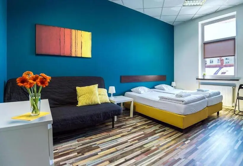 Standard Neljän Hengen Huone, Hello Hostel & Apartments