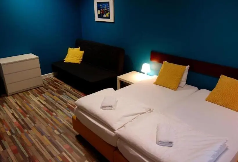 Standard Neljän Hengen Huone, Hello Hostel & Apartments