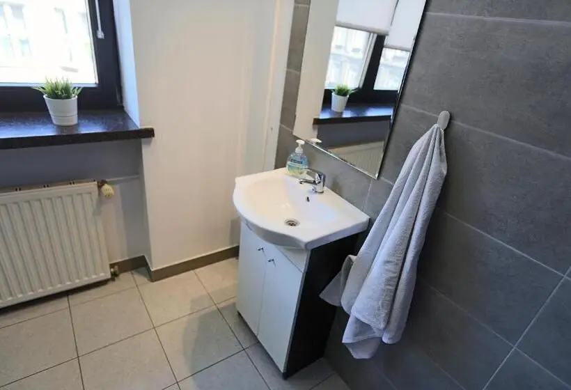 Comfort Kolmen Hengen Huone, Hello Hostel & Apartments