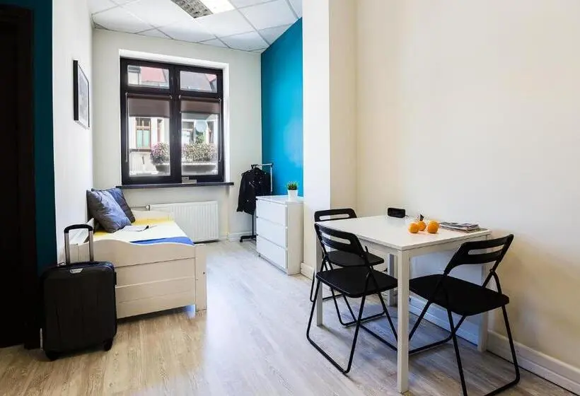 Comfort Kolmen Hengen Huone, Hello Hostel & Apartments