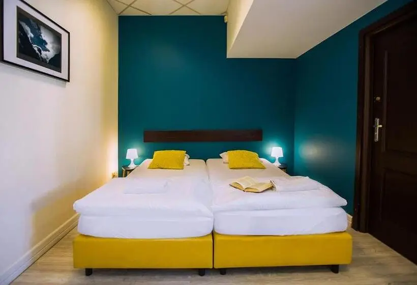 Comfort Kolmen Hengen Huone, Hello Hostel & Apartments