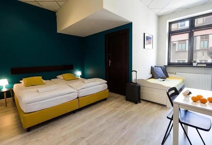 Comfort Kolmen Hengen Huone, Hello Hostel & Apartments