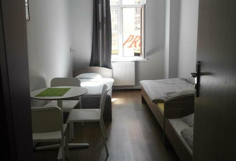 اتاق استاندارد سه نفره, Hostel Imbir