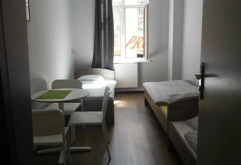 اتاق استاندارد سه نفره, Hostel Imbir