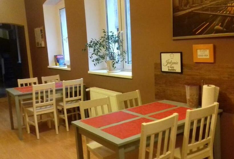 اتاق اکونومی, Hostel Imbir