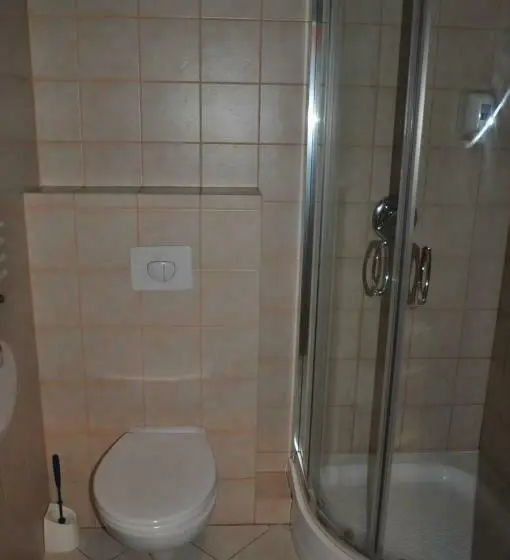Standard Yhden Hengen Huone, Centrum