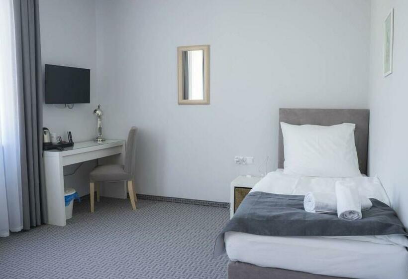 اتاق استاندارد یک نفره, Inner City