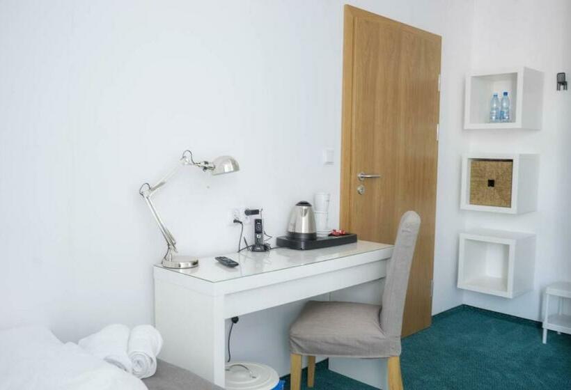 اتاق استاندارد یک نفره, Inner City