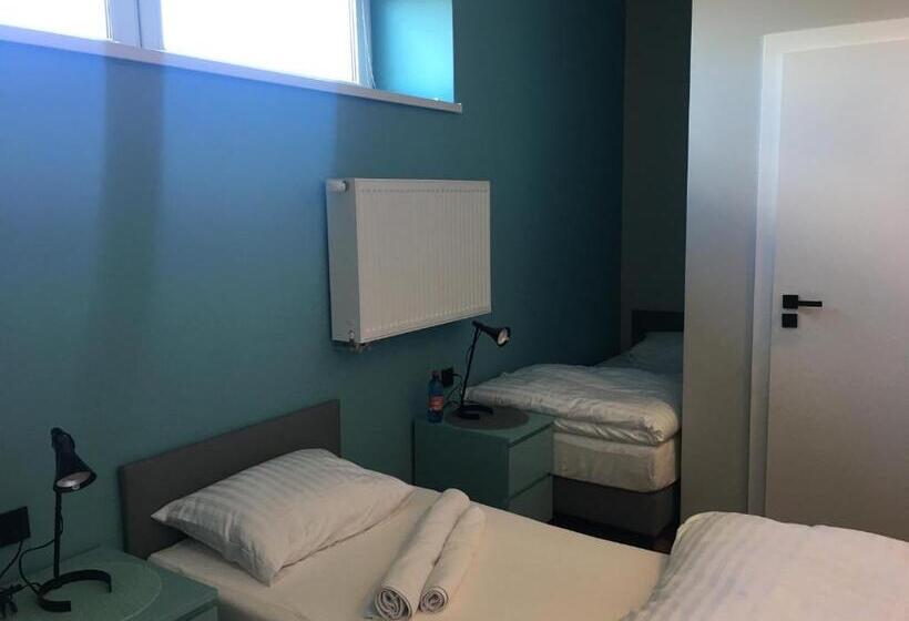 Номер Стандарт Трехместный, Kamil