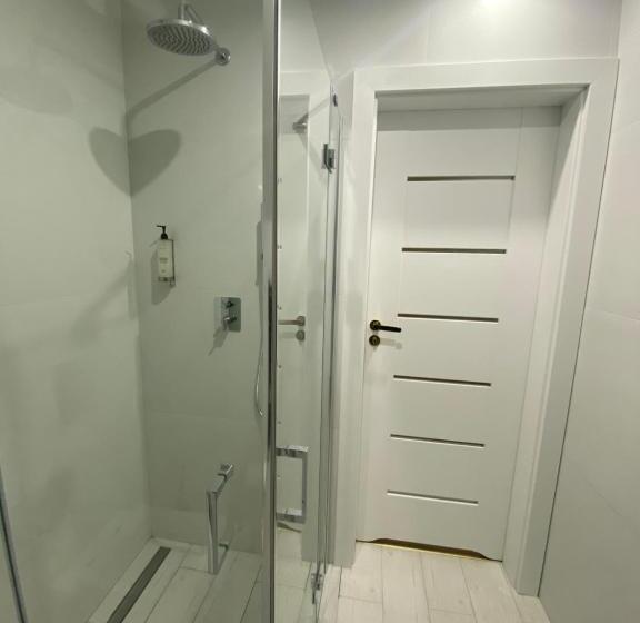 Апартаменты 1 Спальня, Kamil