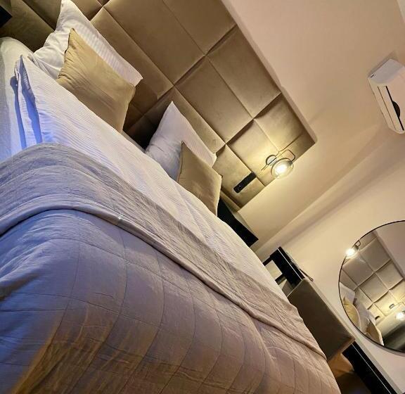 غرفة سوبيريور سرير كينج, Księżyc W świebodzicach