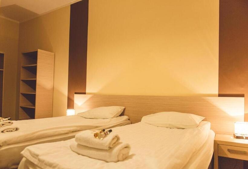 スタンダードルーム, Odejewscy