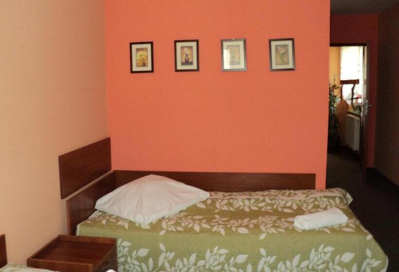 스탠다드 트리플 룸, Primagor