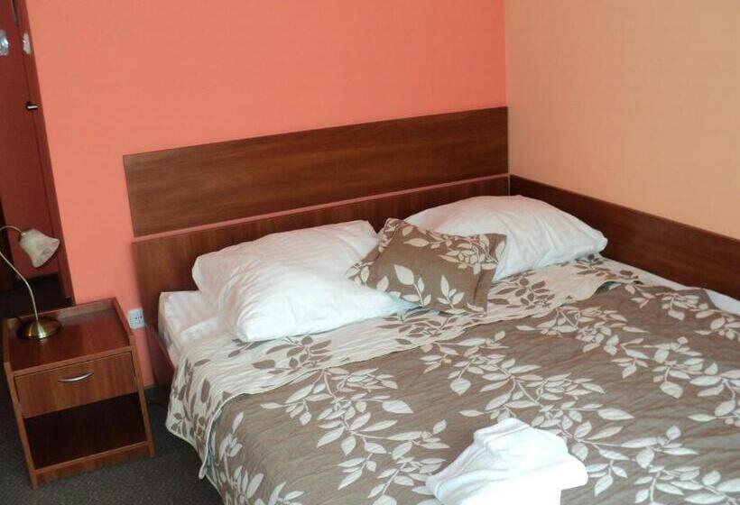 스탠다드 싱글 룸, Primagor